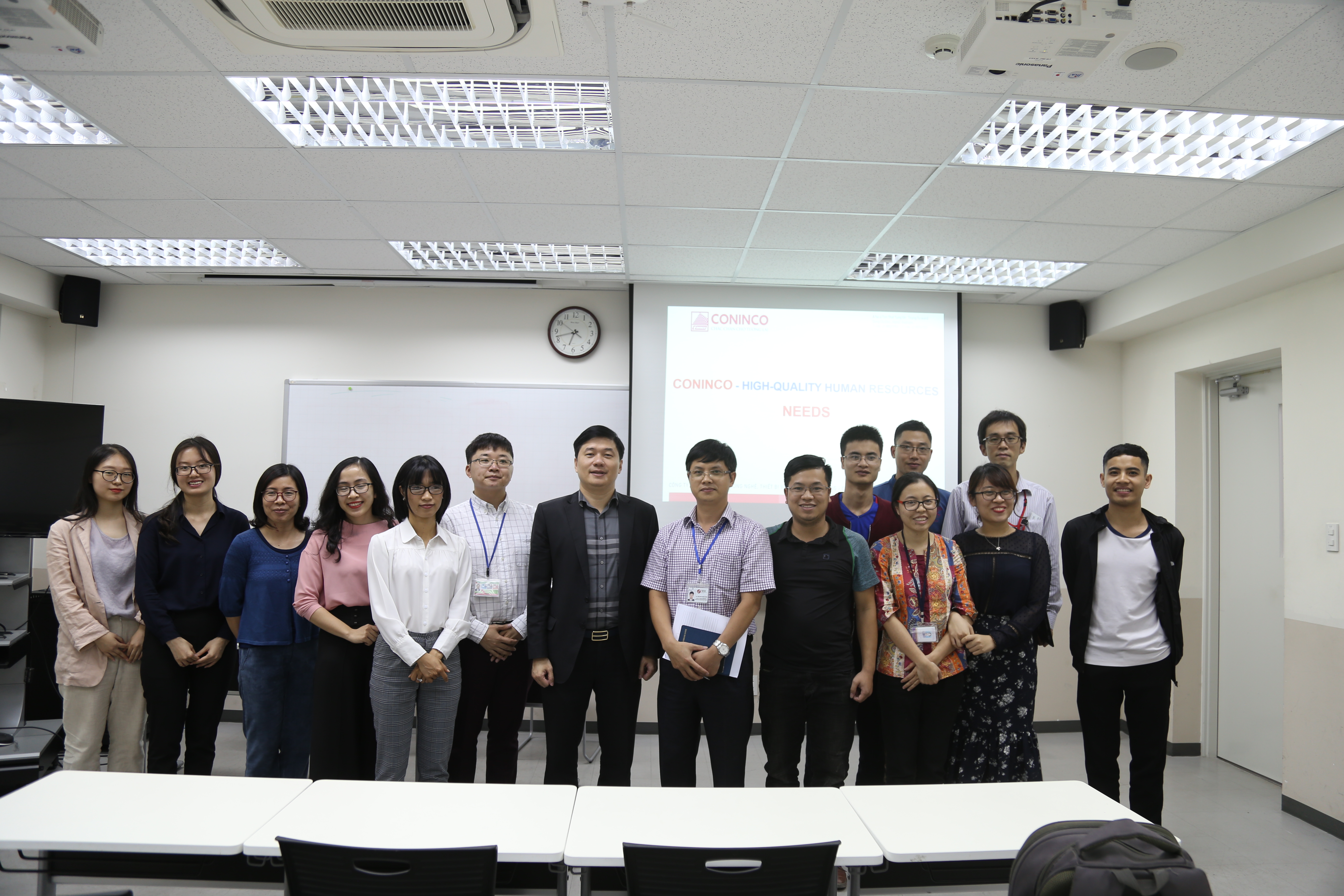 CONINCO tham dự buổi tư vấn hướng nghiệp tại trường Đại học Việt Nhật